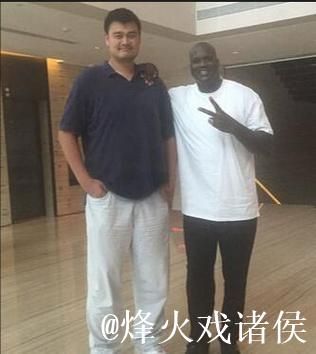 姚明谈奥尼尔：与他不在同一层次，能有对抗纯属运气